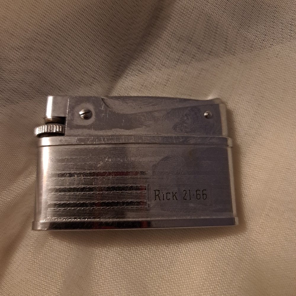 Silver Engraved Lighter Aero Lite